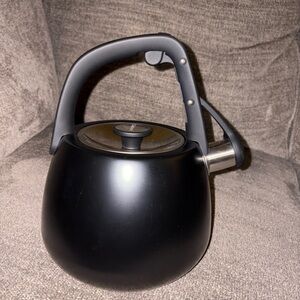 Cuisinart Sleek Black Kettle